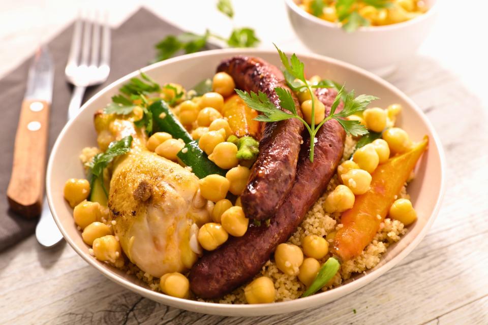 Couvert Kippenchipolata met wortel, rode biet en couscous